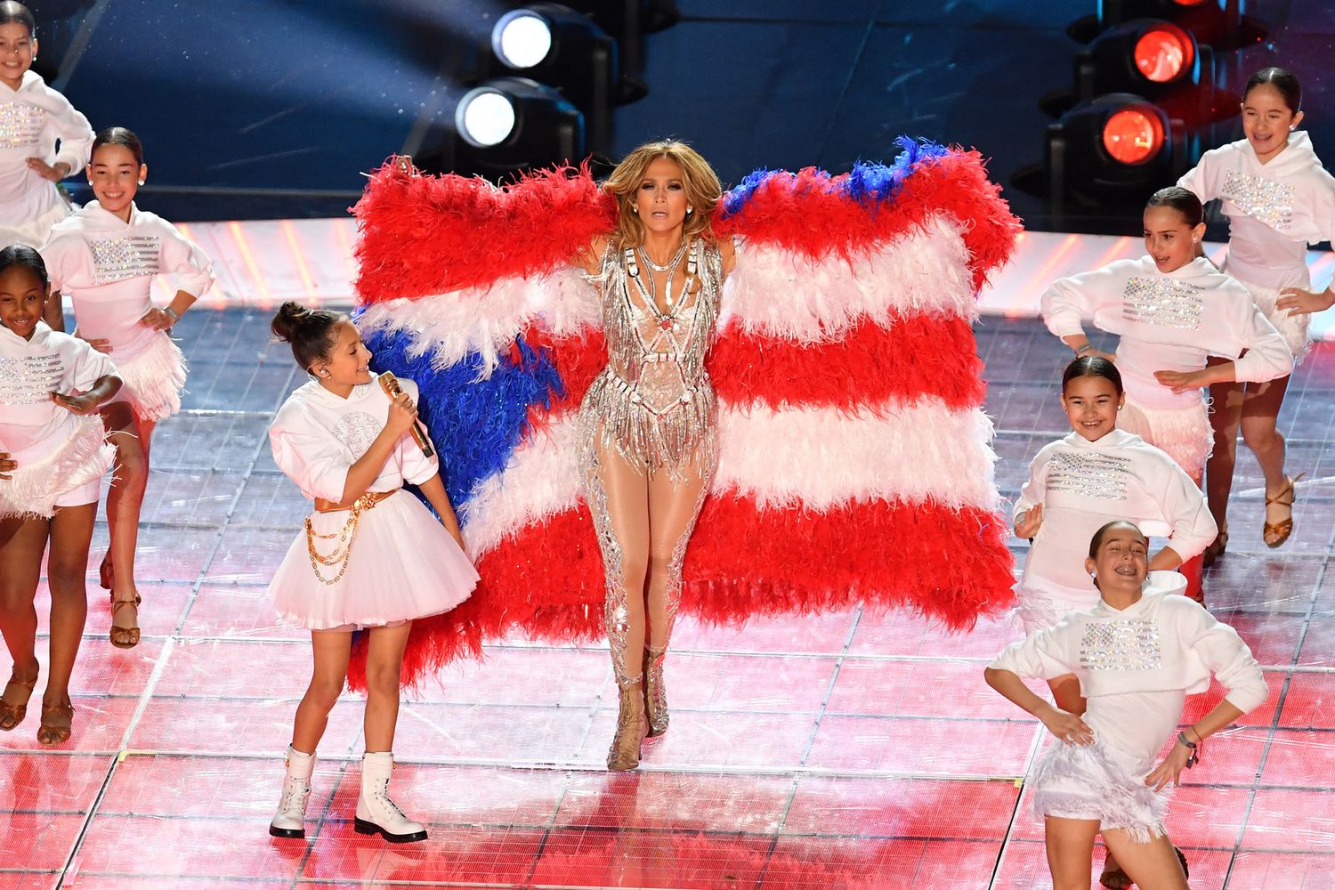 Jennifer Lopez con la figlia&nbsp;Emme Maribel Muniz in occasione dell'esibizione per il Super Bowl 2020