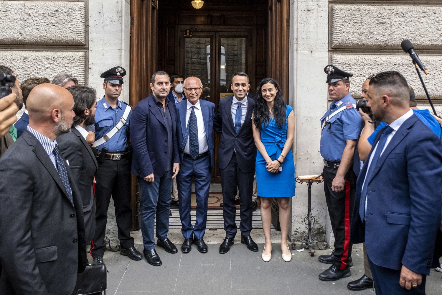 Il ministro Luigi DiMaio e la squadra di Iniseme per il Futuro&nbsp;