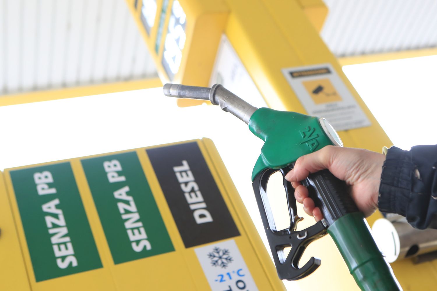 Una stazione di servizio carburanti