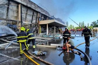 attacci centro commerciale Kremenchuk morti