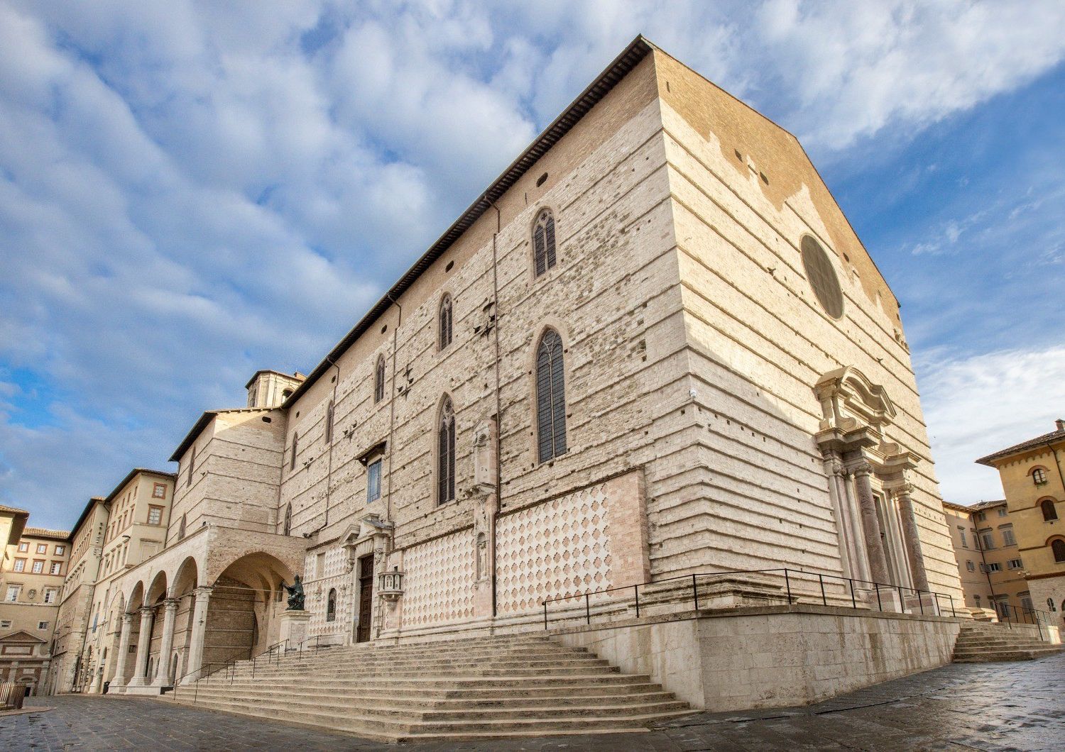 Duomo San Lorenzo torna suo candore