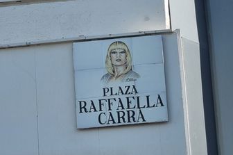 Piazza dedicata a Raffaella Carr&agrave; a Madrid