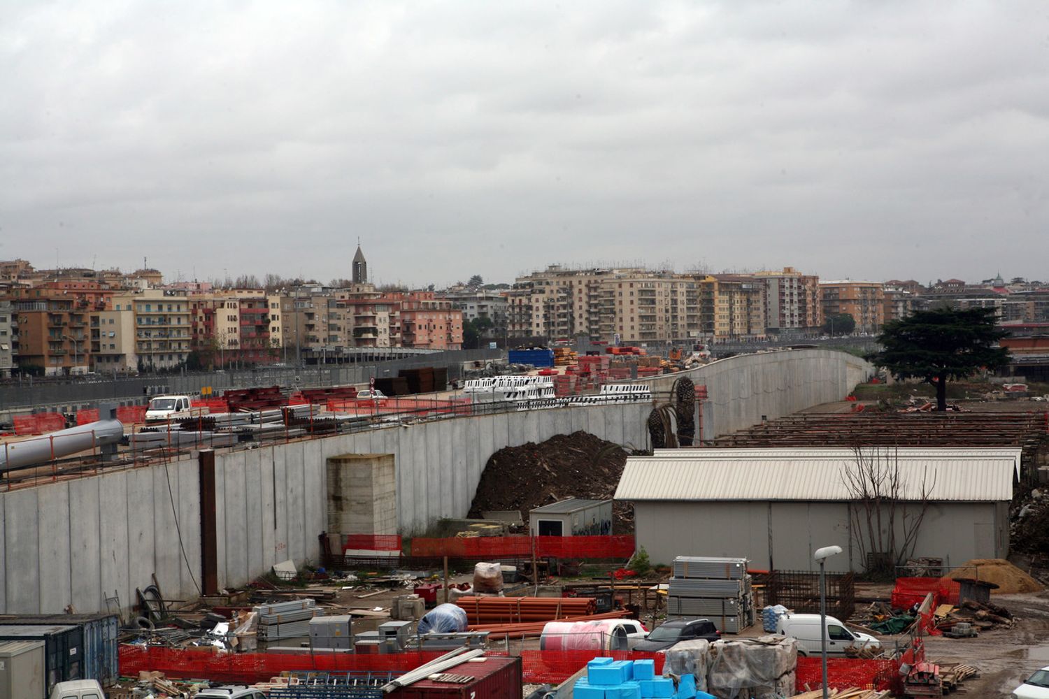 Il quartiere romano di Pietralata durante la costruzione della stazione di Roma Tiburtina