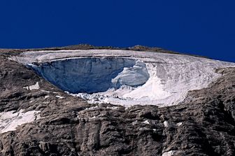Il crollo di parte del ghiacciaio della Marmolada