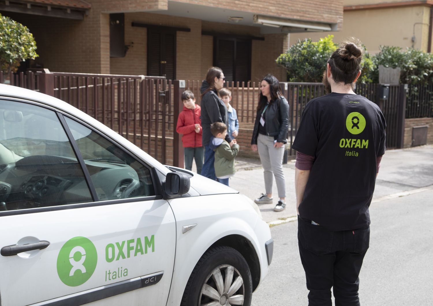 Unit&agrave; mobili Oxfam al lavoro