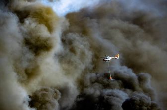 L'incendio nella zona del Casilino a Roma&nbsp;