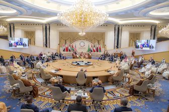 Il&nbsp;vertice del Consiglio di cooperazione del Golfo allargato a Egitto, Giordania e Iraq riunito con Joe Biden