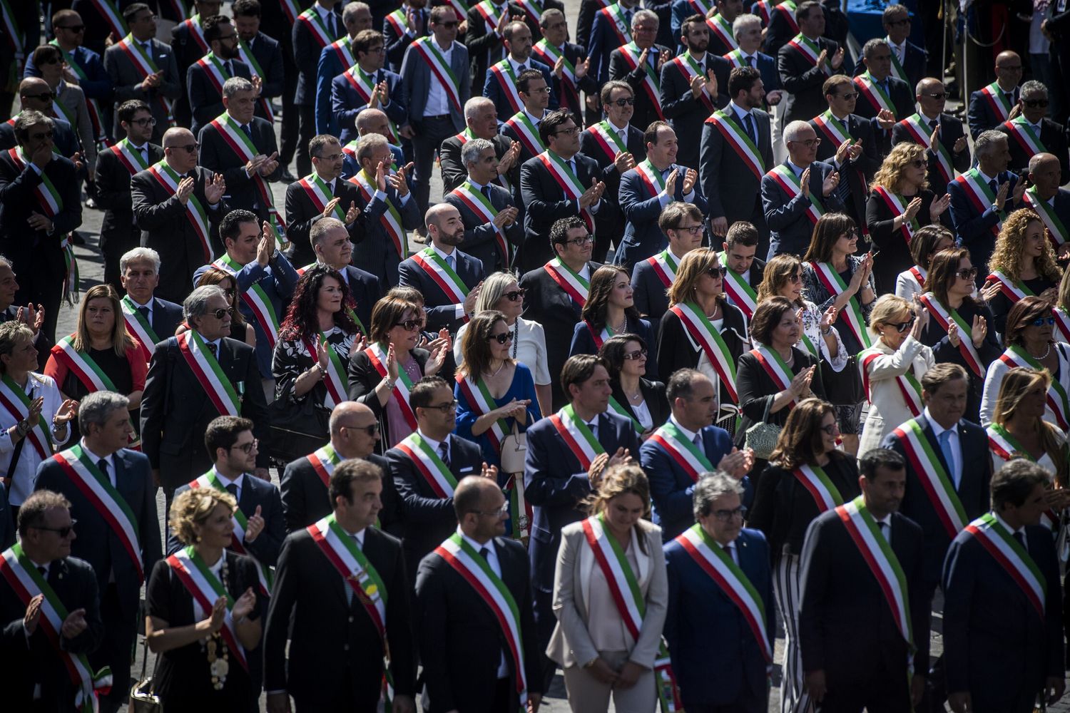Una rappresentanza di sindaci italiani durante la Festa della Repubblica