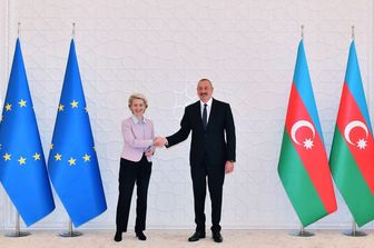 La presidente della Commissione europea, Ursula von der Leyen, e il presidente dell'Azerbaigian, Ilham Aliyev&nbsp;