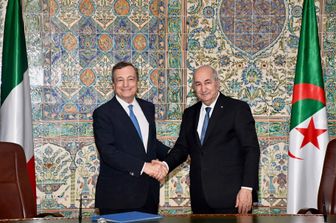 Il premier Mario Draghi e il presidente algerino Abdelmadjid Tebboune&nbsp;