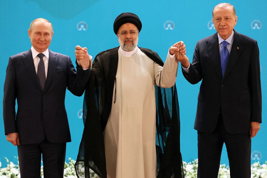 Vladimir Putin, Ebrahim Raisi e Recep Tayyip Erdogan&nbsp;