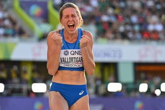 Elena Vallortigara esulta per il bronzo ai mondiali di atletica di Eugene