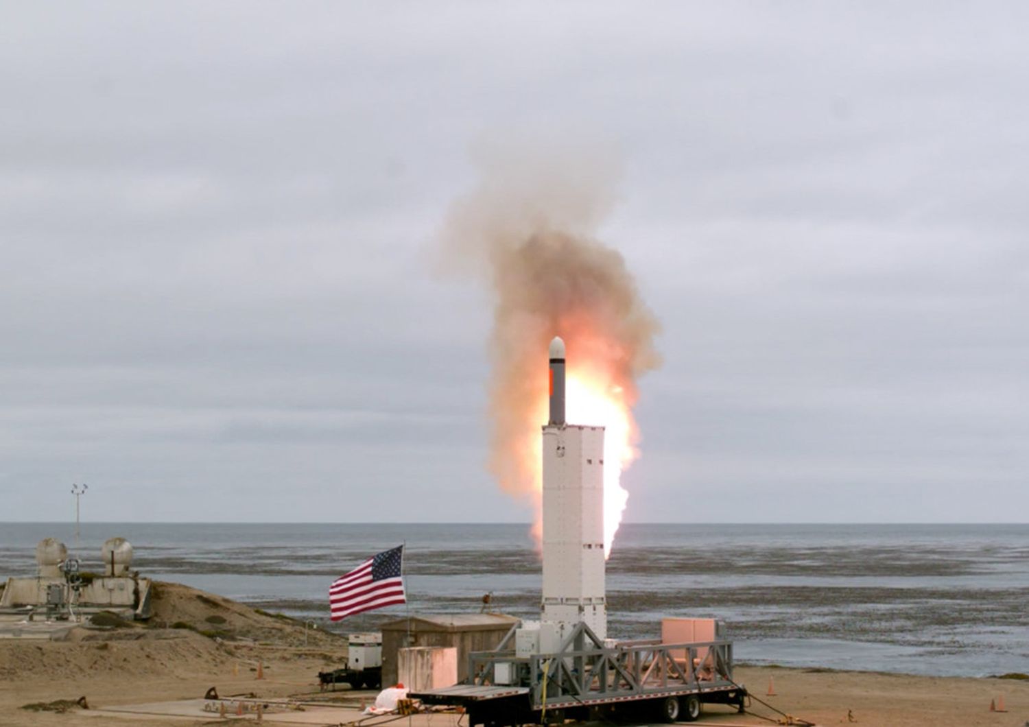 Il test di lancio di un missile nucleare americano