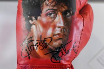 Il guantone usato da Stallone in Rocky III