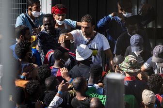 L'hotspot per i migranti a Lampedusa