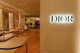 A Mosca le vetrine sono vuote ma si acquistano lo stesso beni di lusso&nbsp;