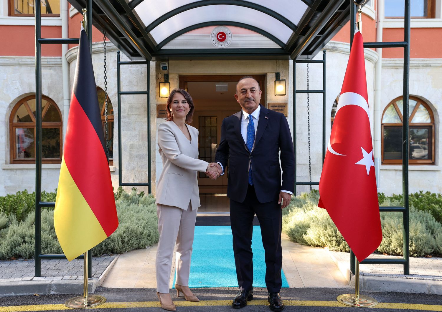 I ministri degli Esteri di Germania e Turchia Annalena Baerbock e&nbsp;Mevlut Cavusoglu