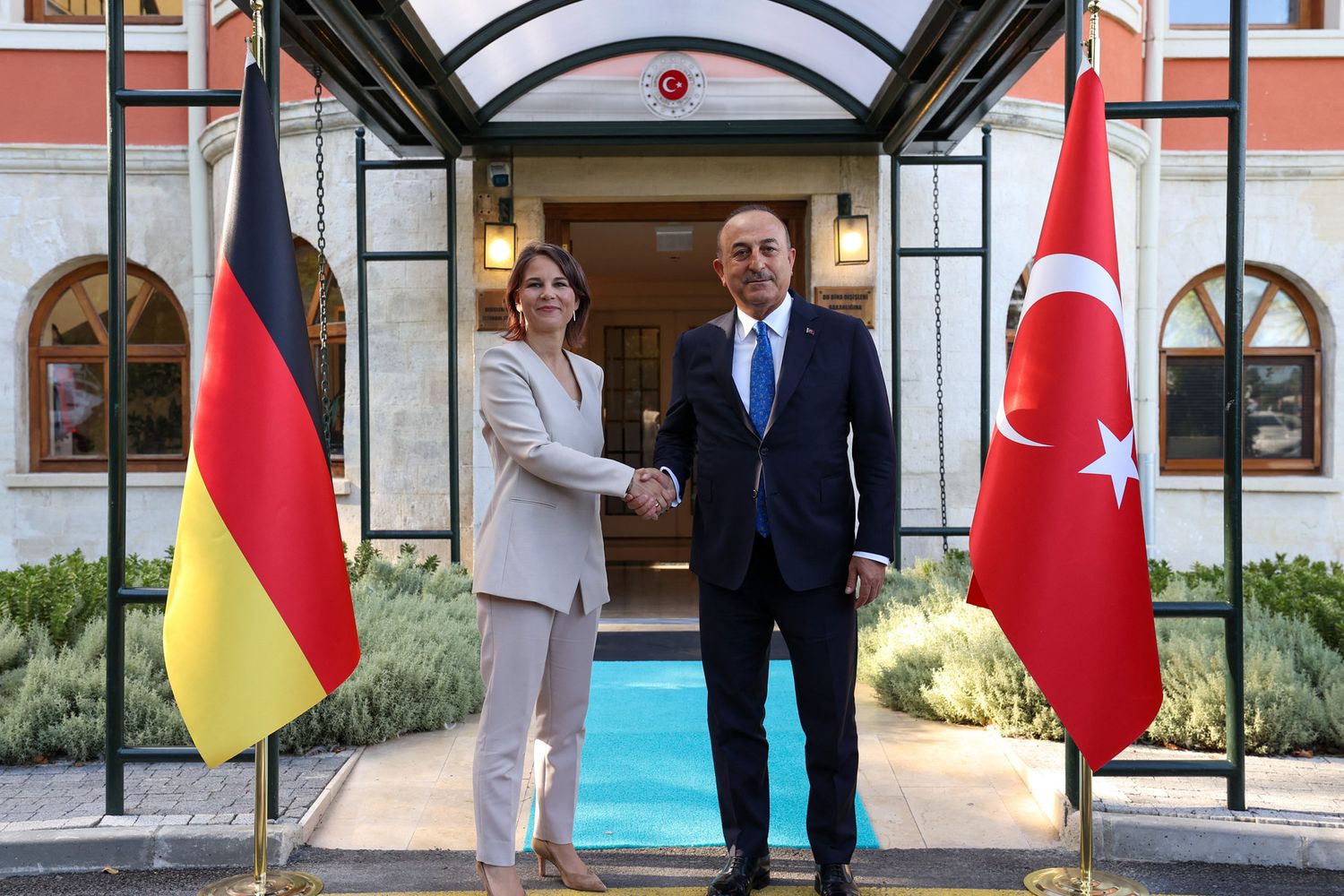 I ministri degli Esteri di Germania e Turchia Annalena Baerbock e&nbsp;Mevlut Cavusoglu