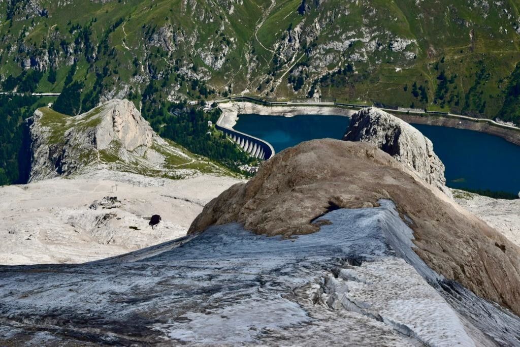 La Marmolada e la diga del lago Fedaia