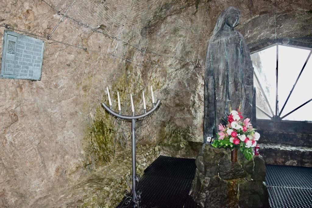 La grotta della Madonna sulla Marmolada&nbsp;
