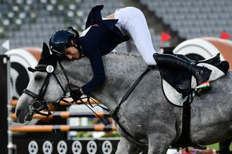 Elena Micheli al termine di una prova di equitazione