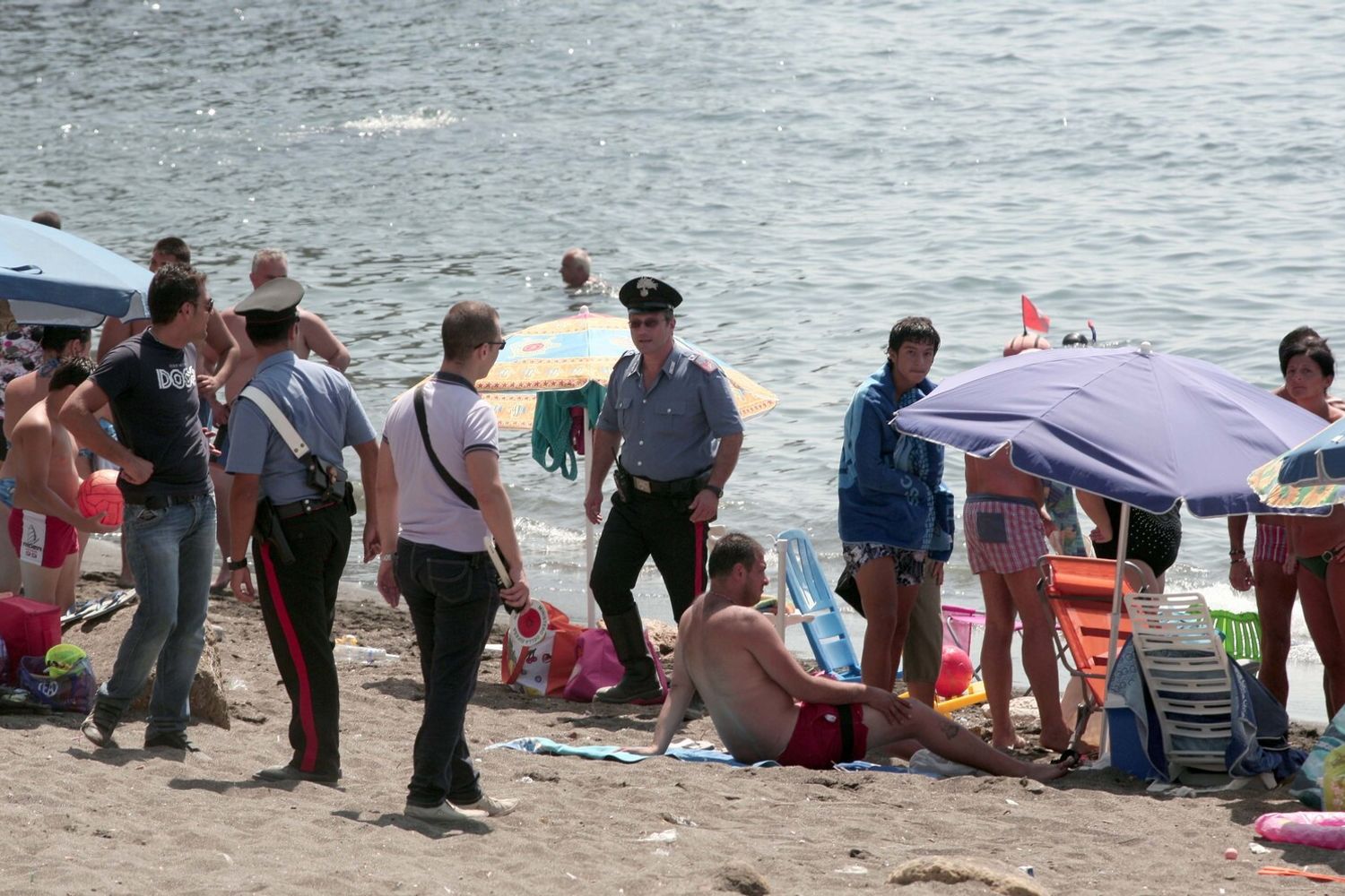 Carabinieri in spiaggia