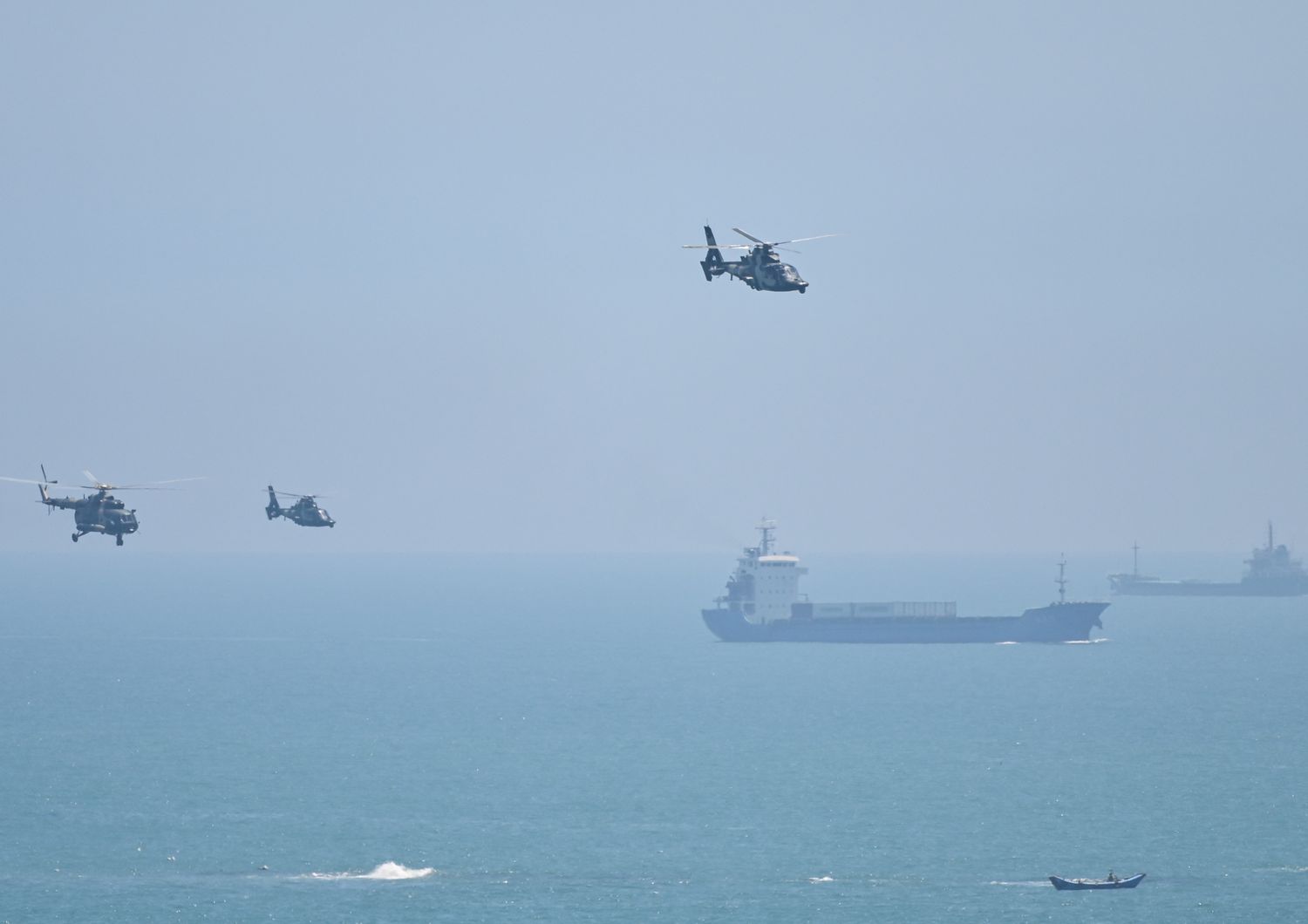 Gli elicotteri militari cinesi per l'esercitazione intorno a Taiwan&nbsp;
