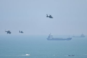 Gli elicotteri militari cinesi per l'esercitazione intorno a Taiwan&nbsp;