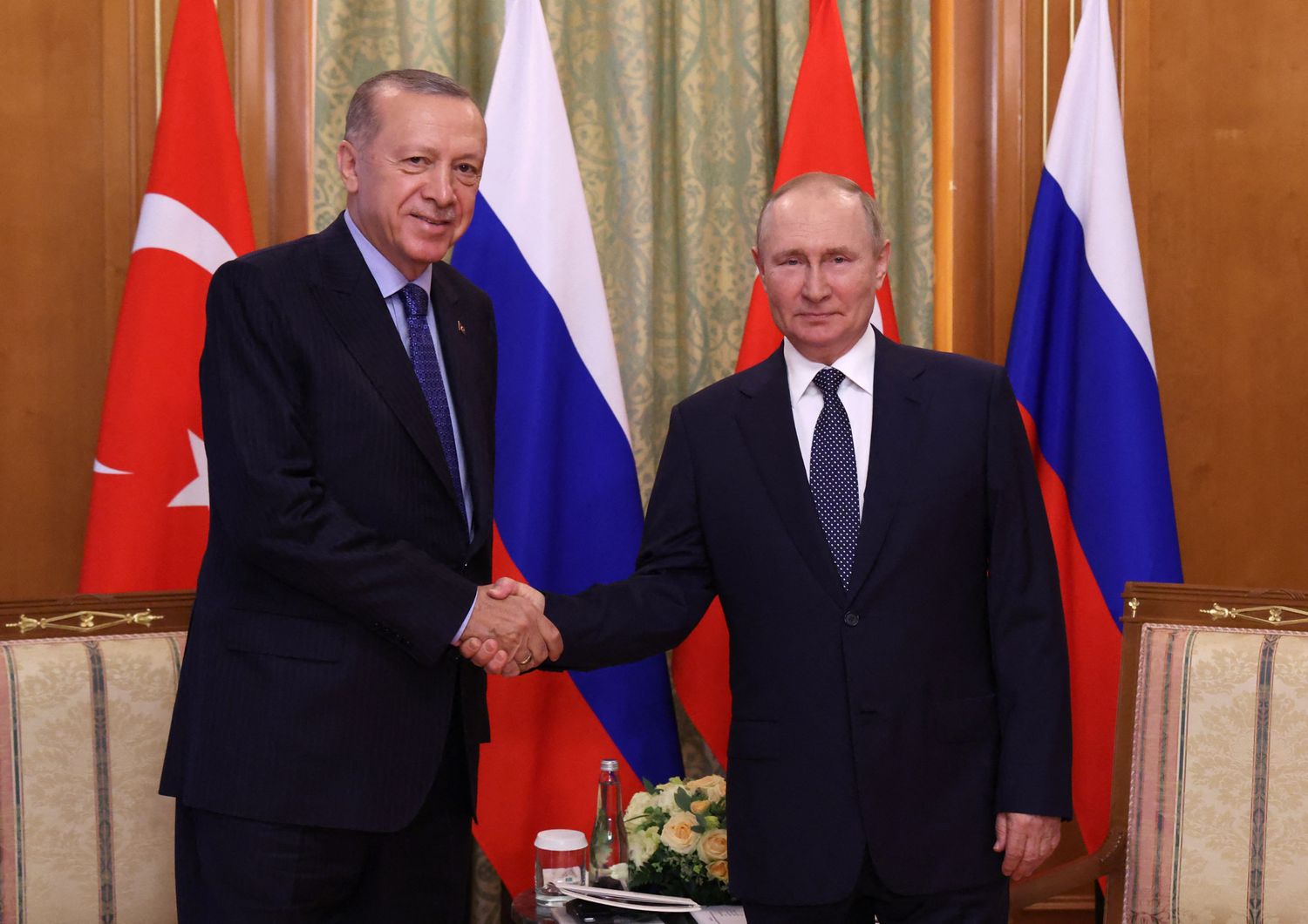 Erdogan da Putin tregua lontana ma leader vicini