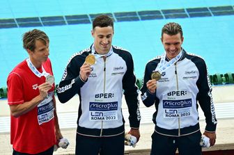 Alberto Razzetti (oro) e Pier Andrea Matteazzi (bronzo) sul podio dei 400 misti