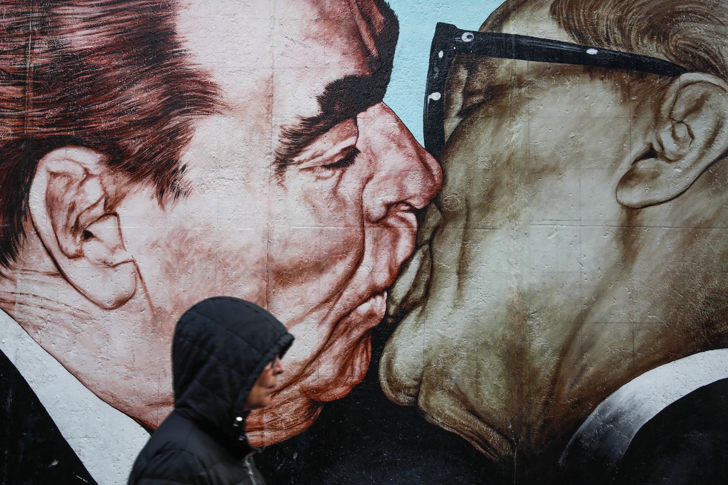 &nbsp;Bacio Breznev-Honecker sul Muro di Berlino
