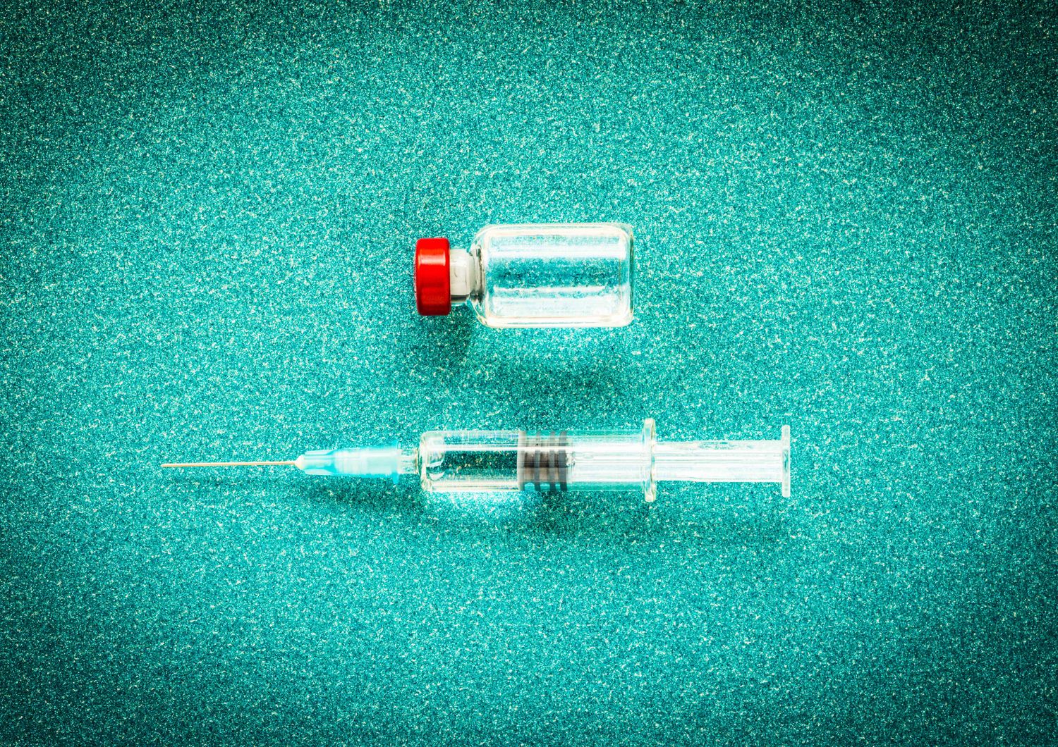 Siringa e vaccino