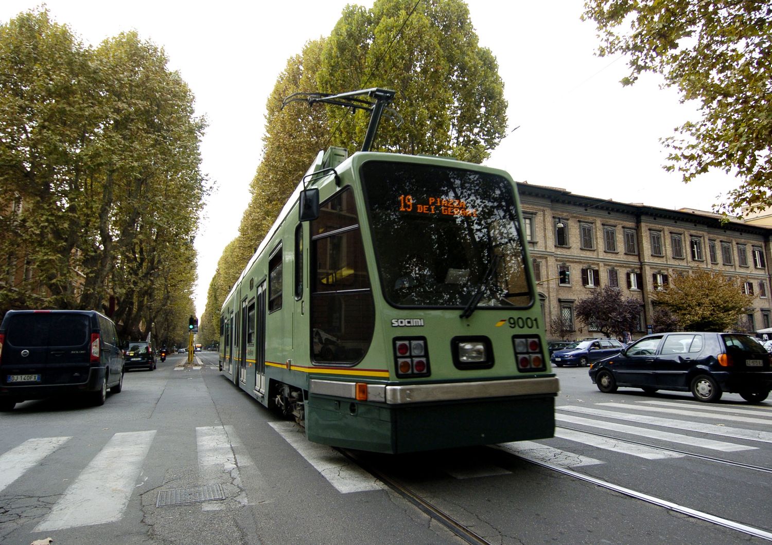 Un tram della linea 19 a Roma