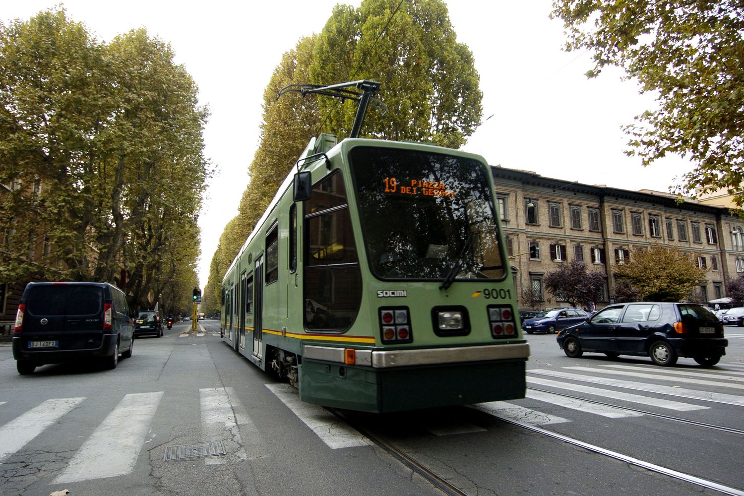 Un tram della linea 19 a Roma