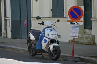 &nbsp;Scooter elettrico