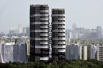 Le Twin Towers &quot;illegali&quot; di Nuova Delhi