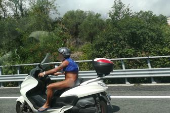 L'uomo che viaggiava nudo in autostrada