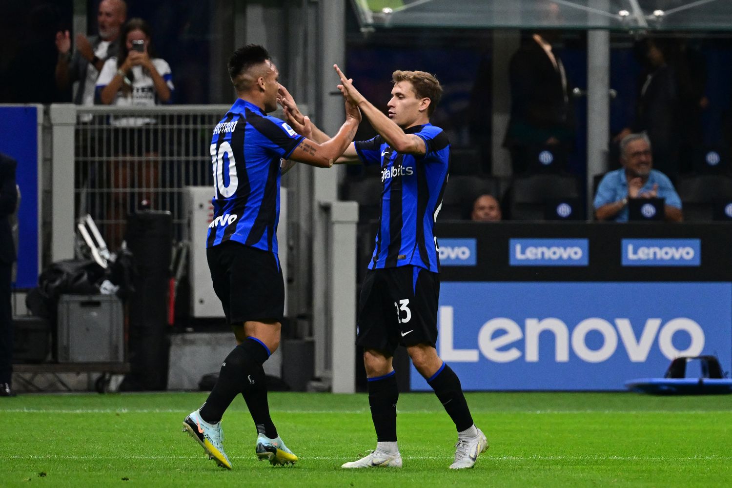 Niccol&ograve; Barella e Lautaro Martinez
