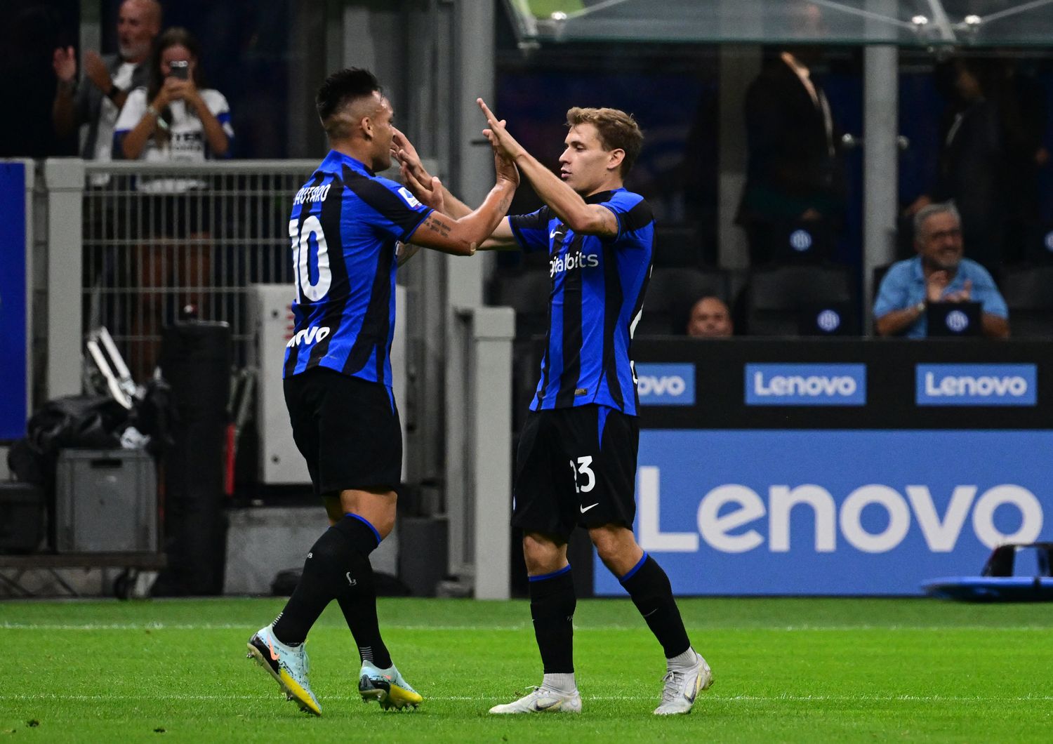 Niccol&ograve; Barella e Lautaro Martinez