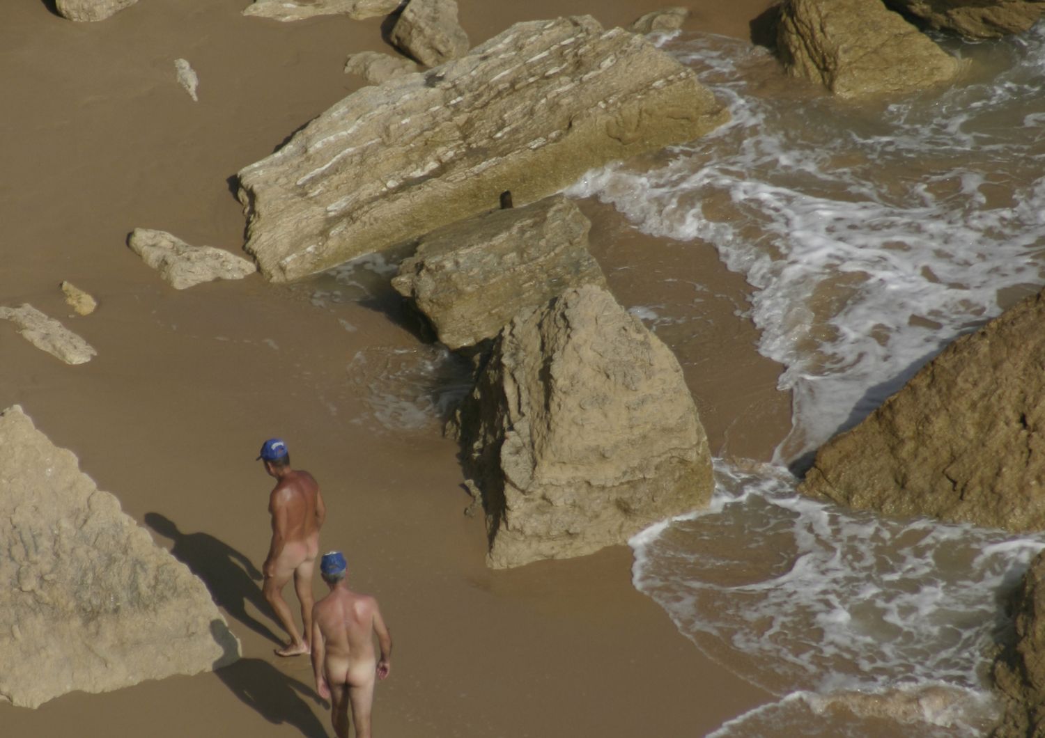 internet ucciso spazi spiagge nudisti