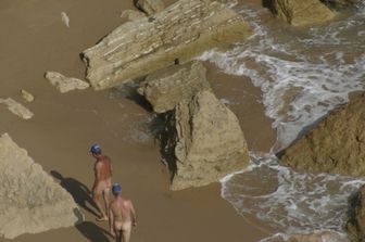 internet ucciso spazi spiagge nudisti