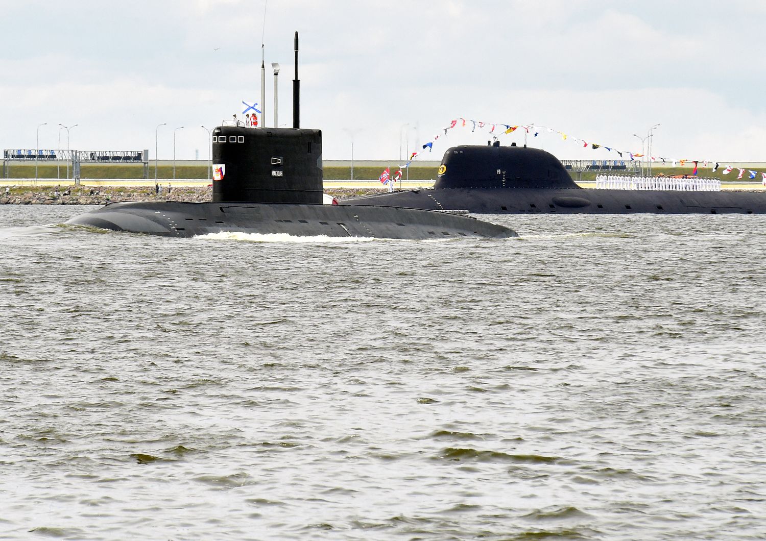 Il sottomarino russo Magadan nel golfo di Finlandia a fine luglio 2022
