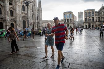 Acquazzone a piazza Duomo