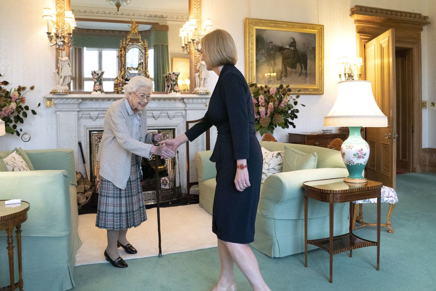 La regina Elisabetta e la neo Premier britannica Liz Truss&nbsp;