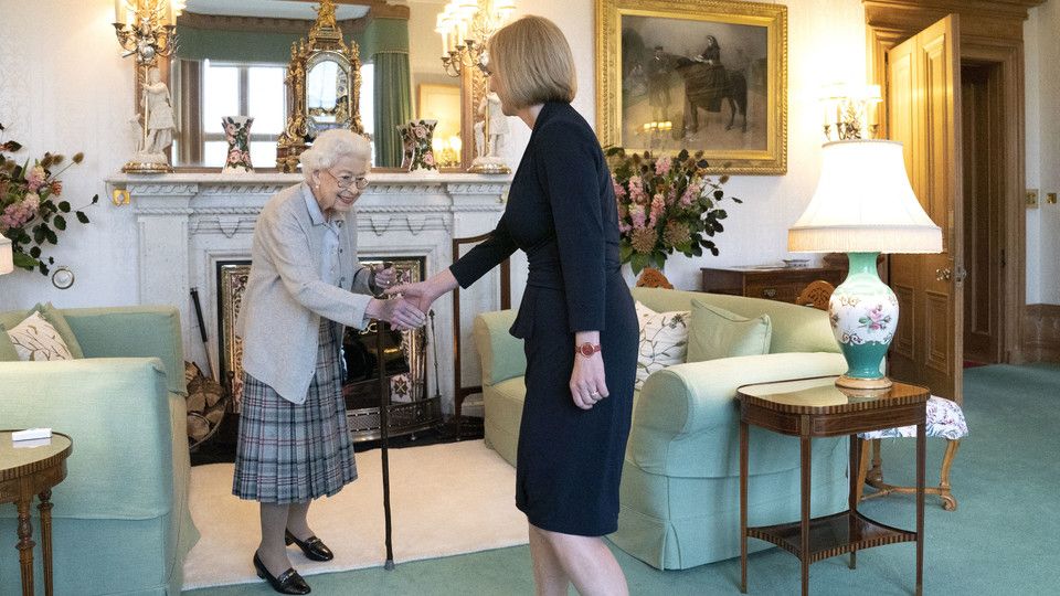 6 settembre 2022 - La regina con la neoeletta premier Liz Truss&nbsp;