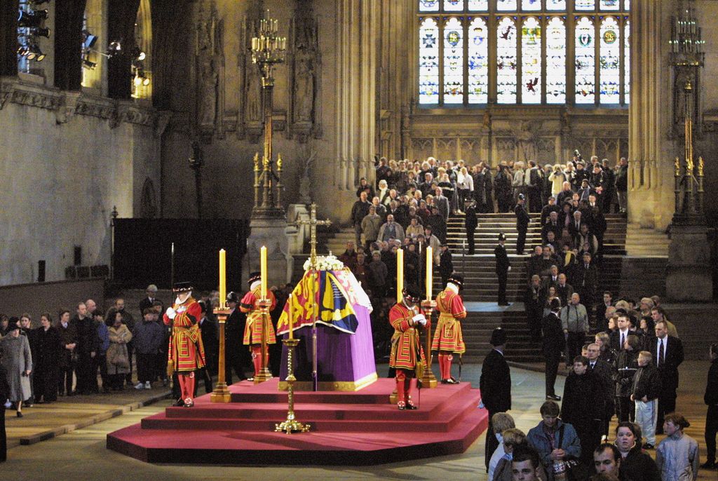 I funerali della regina madre a Westminster il 7 aprile del 2002&nbsp;
