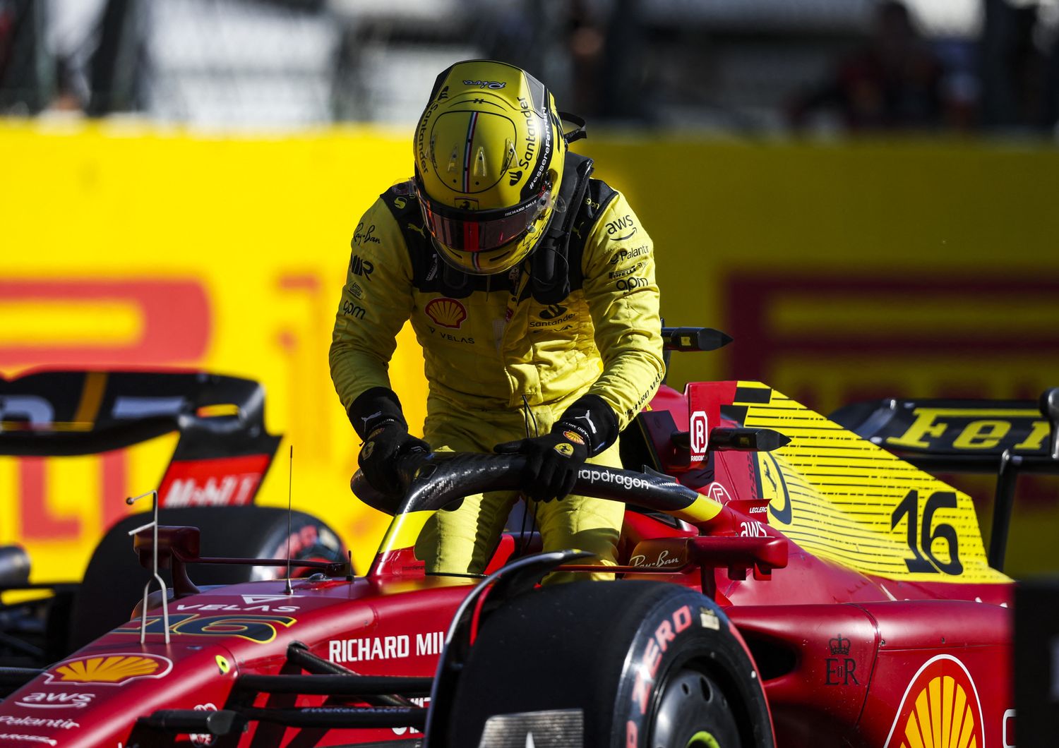 A Monza straordinaria pole di Leclerc