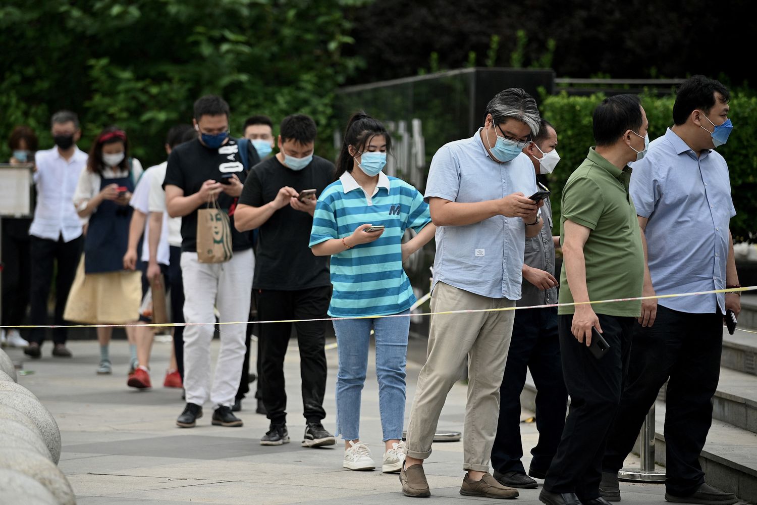 File per i tamponi a Pechino