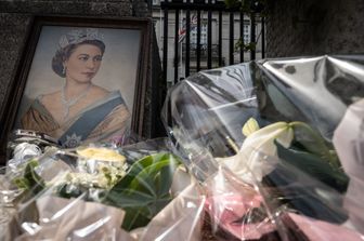 L'omaggio dei londinesi alla regina Elisabetta&nbsp;