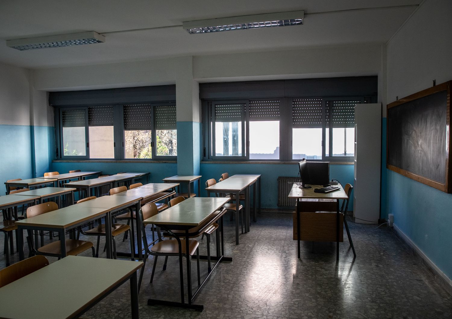 Un'aula di scuola vuota